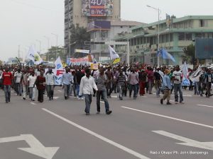 Des manifestants dans les rues de Kinshasa. Ph avec Radio Okapi